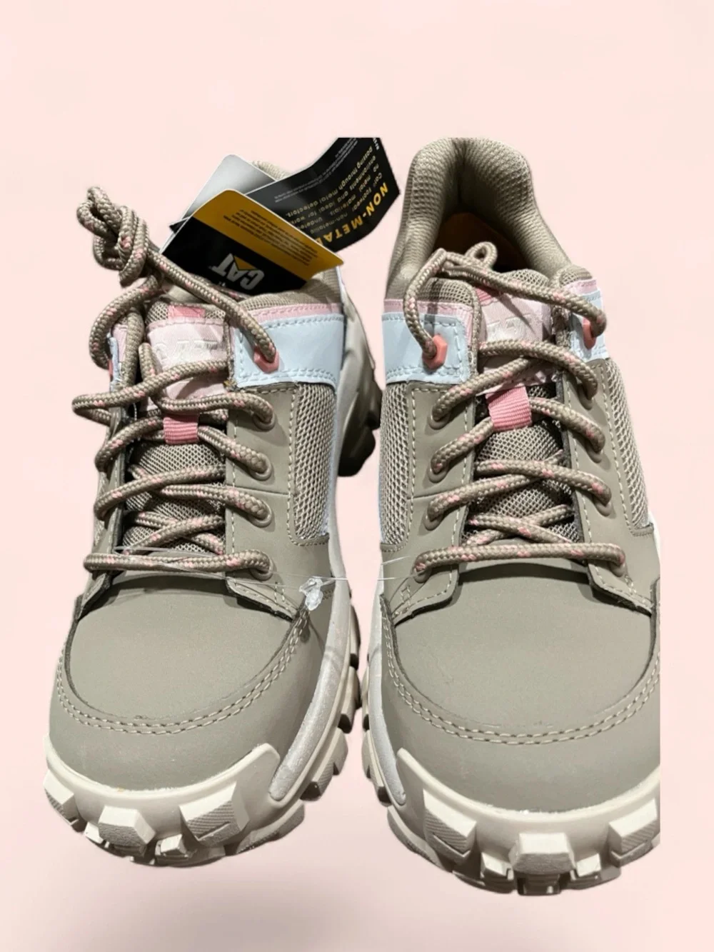 CAT NWT Caterpillar Sport Beige and Subtle Pink Women's Sneakers. SIZE 8. W